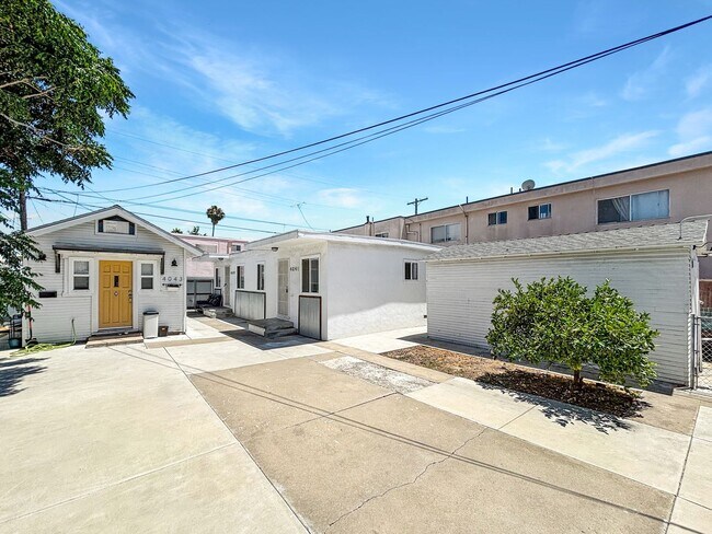 Foto del edificio - Gorgeous 1B/1BA Upgraded Duplex in City He...