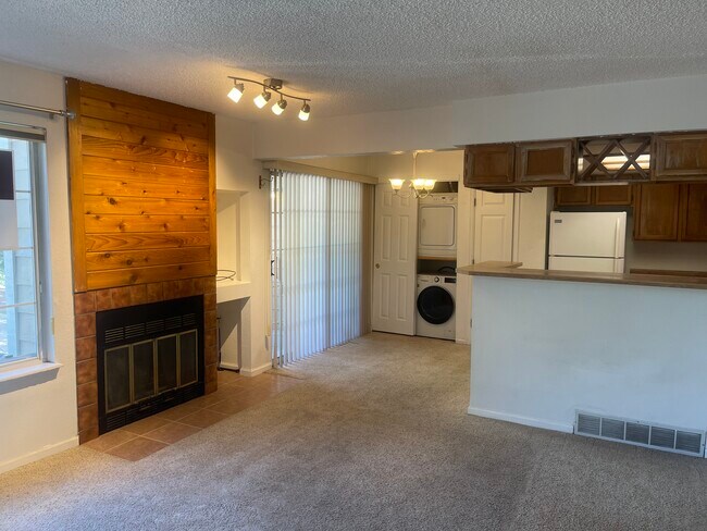 Building Photo - 6036 Gunbarrel Ave