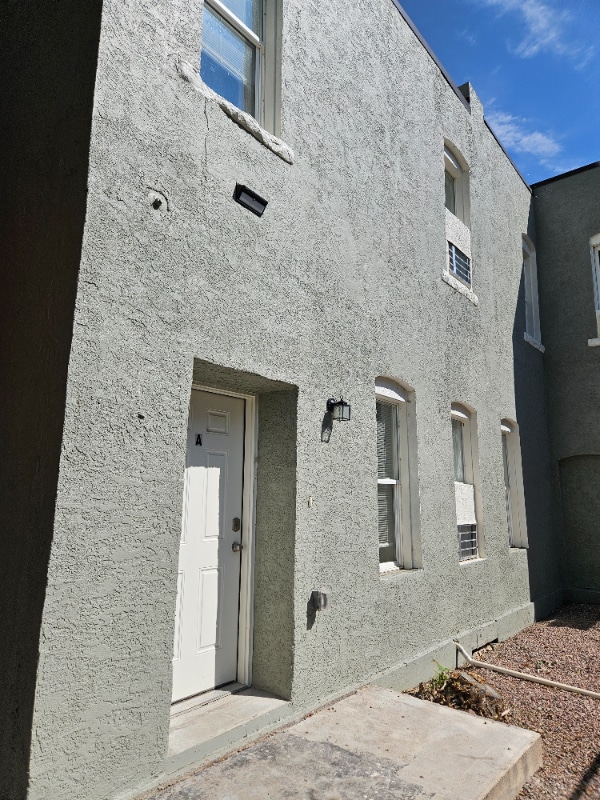 Building Photo - 817 E B St