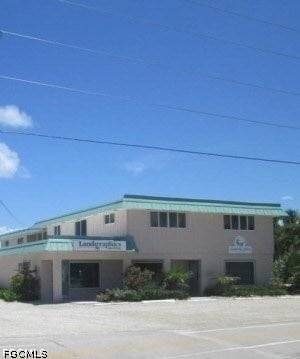 Building Photo - 2428 Palm Ridge Rd