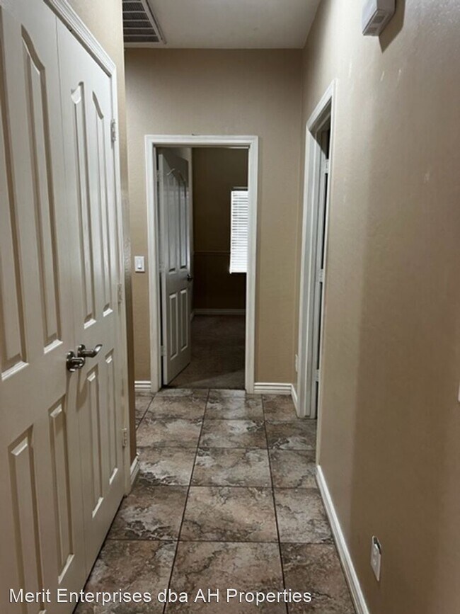 Building Photo - 4 br, 2 bath House - 38608 N ARMADILLO DR
