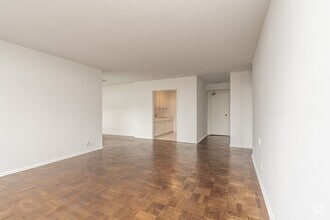 Building Photo - 240 Oriole Pkwy