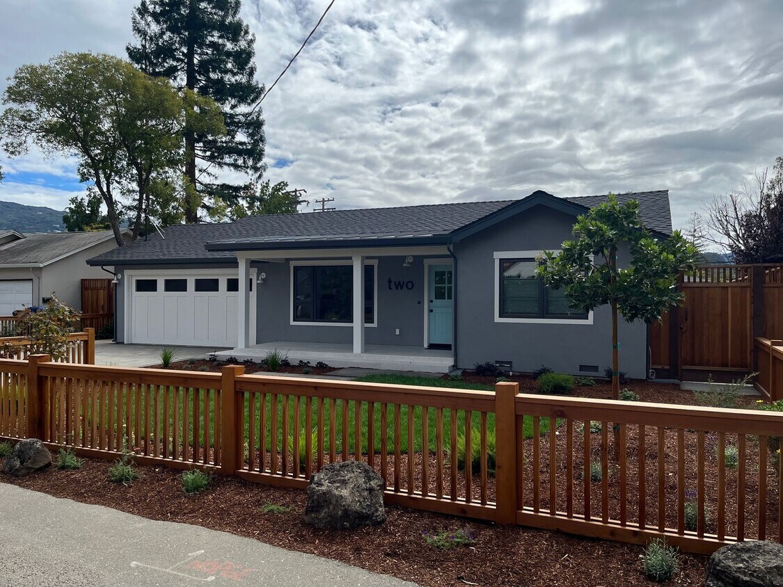 Primary Photo - Completely Remodeled Home in Prime Los Gat...