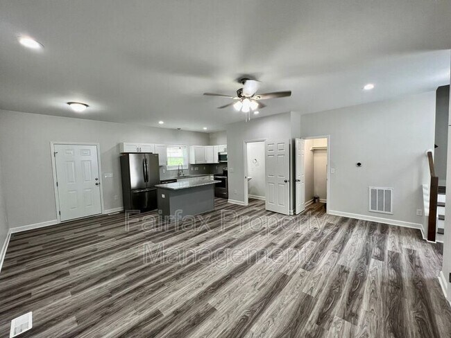Foto del edificio - 2805 Dearborn Dr