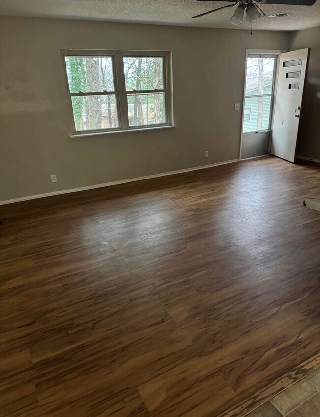 Foto del edificio - 524 Cedar Cir