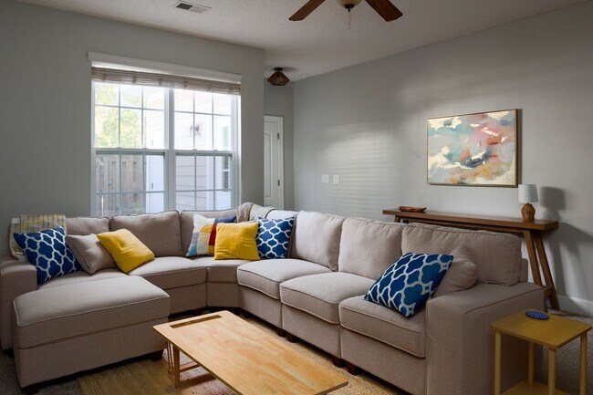 Foto del edificio - 3 bedroom fully furnished home, Pet Friendly Johns Island, Charleston