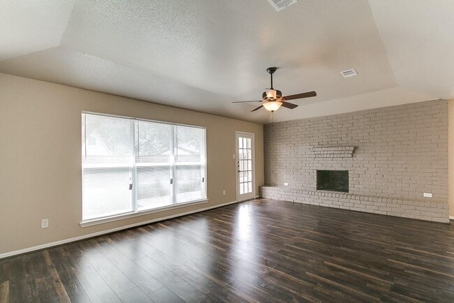 Building Photo - 15803 Oakendell Dr