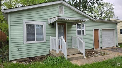 Building Photo - 2617 Woodrow Ave