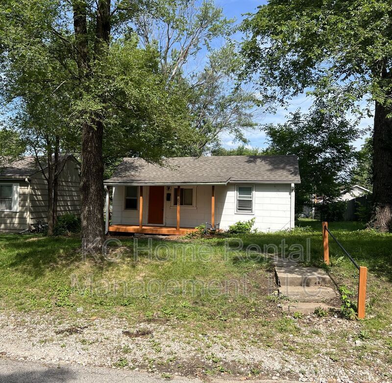 Primary Photo - 805 S Logan Ave