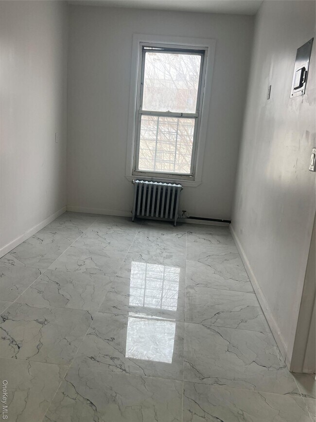 Foto del edificio - 635 Eagle Ave