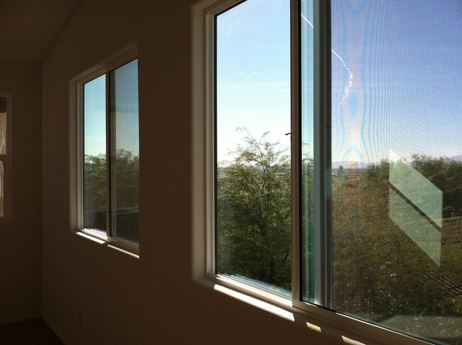 Foto del edificio - 2741 Sunrise Bluff Dr