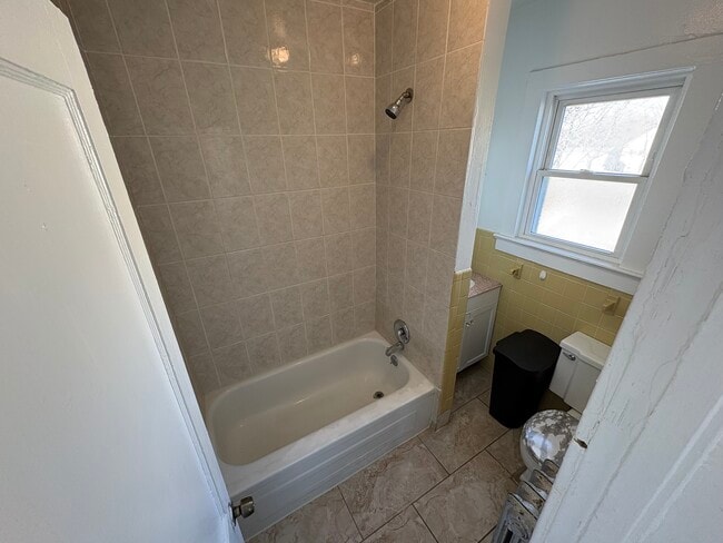 Building Photo - 35 13th St