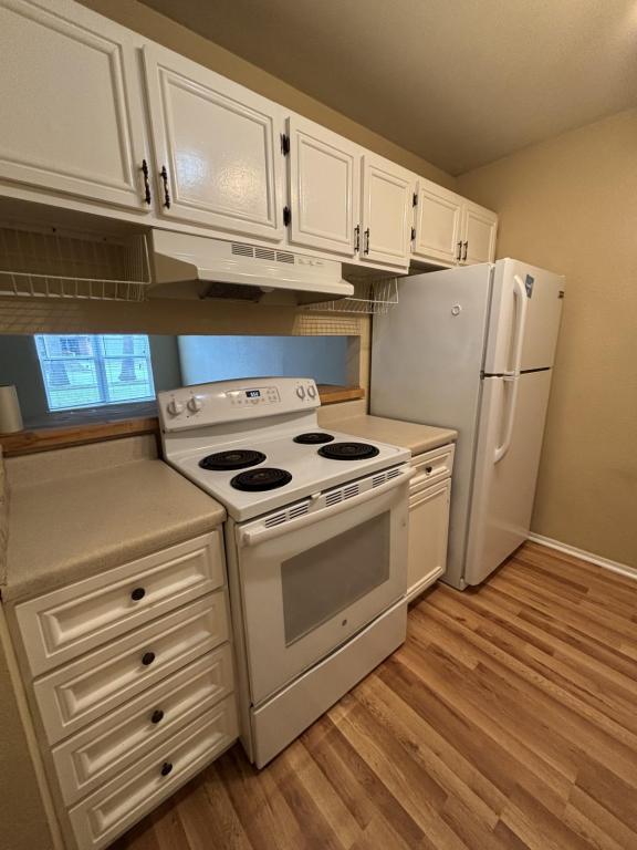 Foto del edificio - 2119 Westwind Cir