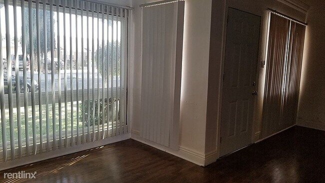 Foto del edificio - 7823 Blackford Ave