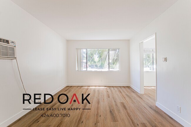 Foto del edificio - 7605 N Hollywood Way