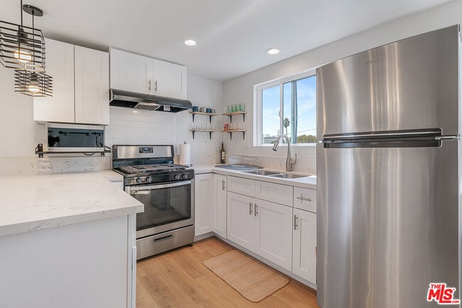 Building Photo - 2217 Scott Ave