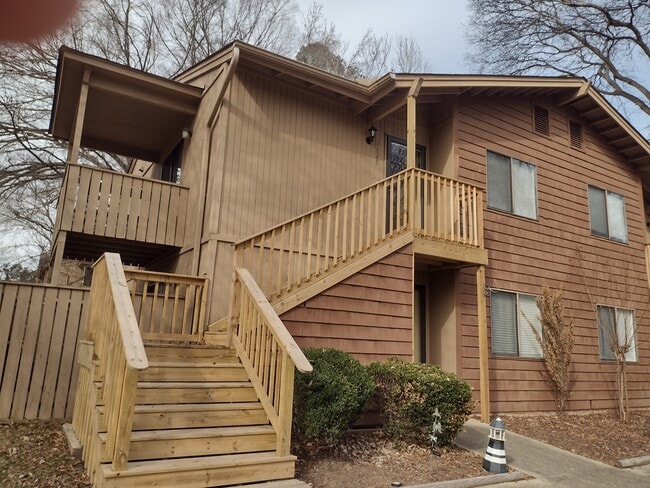 Building Photo - 1628 Cedarview Ct