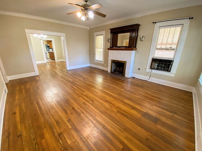 Building Photo - Garden District Gem: Spacious 3-Bed, 2-Bat...