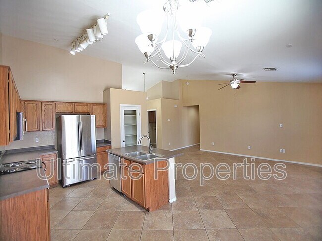 Foto del edificio - 25174 W Darrel Dr