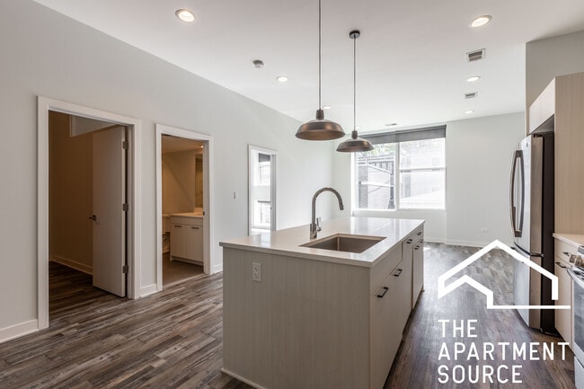 Foto del edificio - 2247 W Lawrence Ave