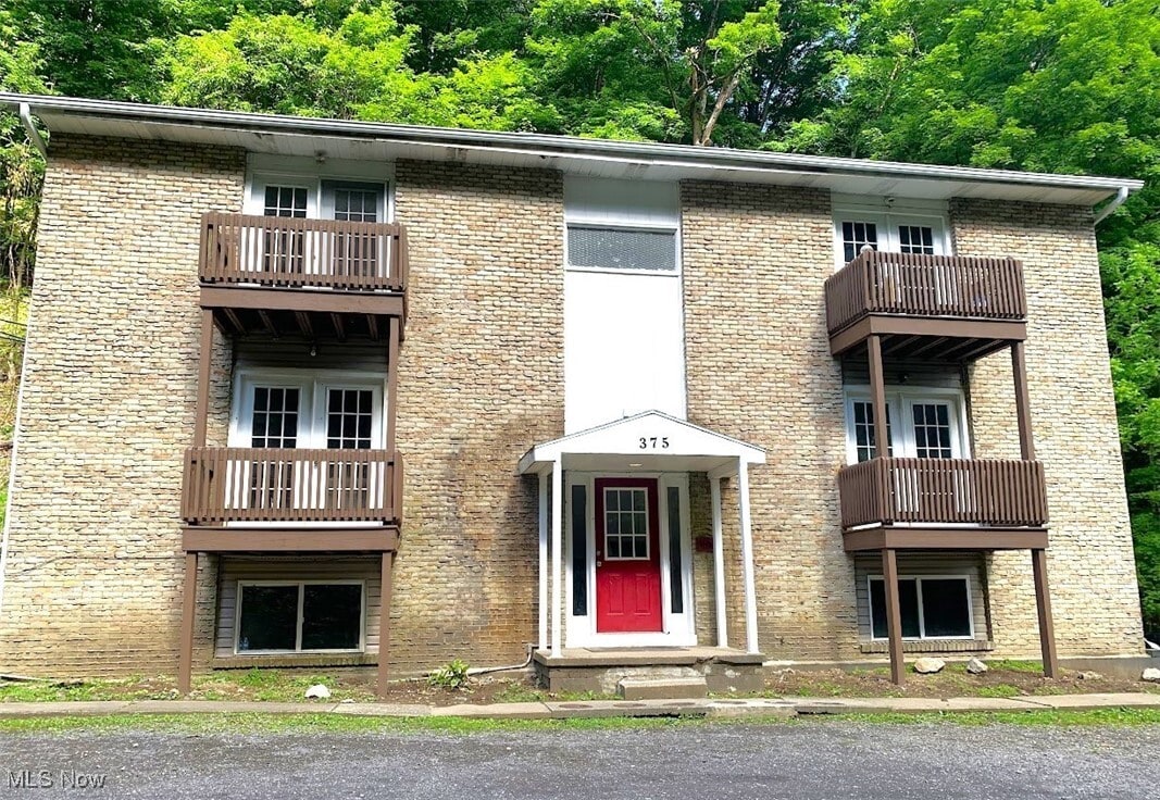 Primary Photo - 375 N 12th St