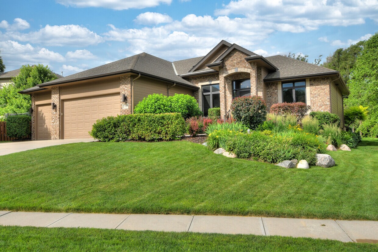1420 N 185th St, Omaha, NE 68022 House Rental in Omaha, NE