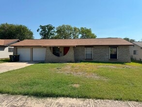Building Photo - 225 Meadow Ln