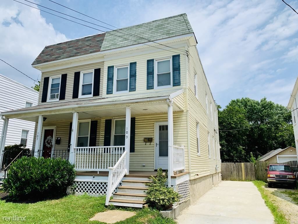 Primary Photo - 3 br, 2 bath Townhome - 109 Bloomsbury Ave
