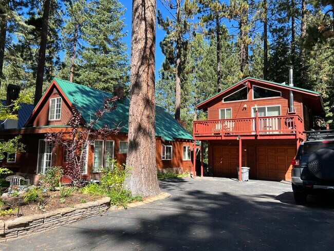 Foto del edificio - 2525 Hillcrest Ave