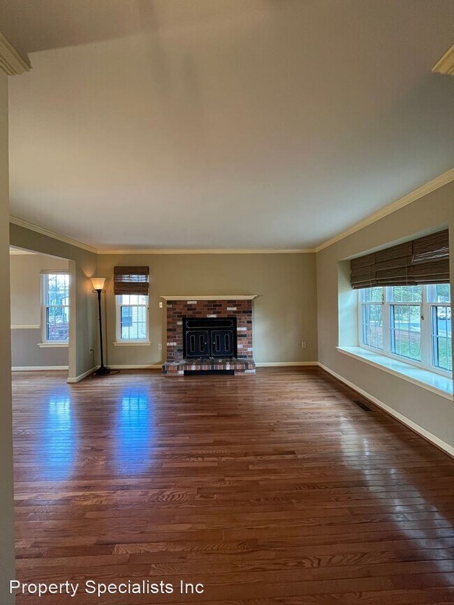 Building Photo - 3 br, 2.5 bath House - 11 Vandercastel Road