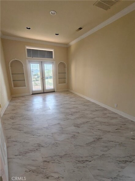 Building Photo - 27900 Mt Hood Way
