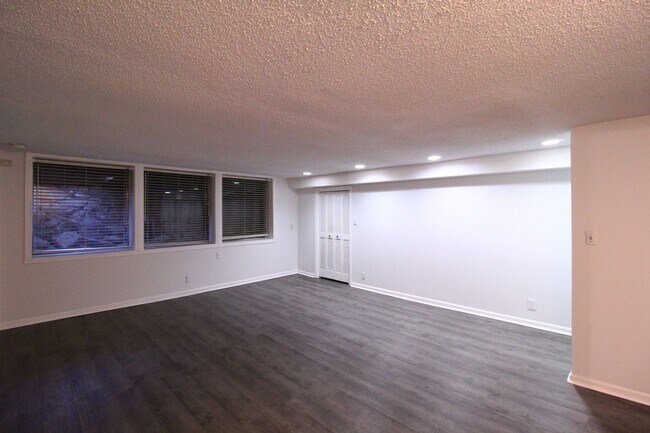 Foto del edificio - November FREE & All Utilites Paid On This ...