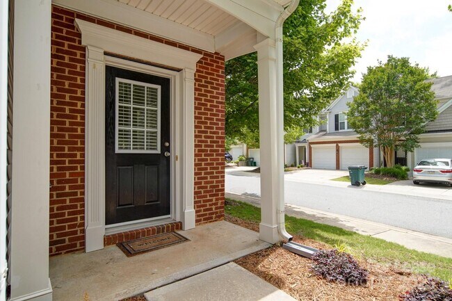 Foto del edificio - 9821 Carson Whitley Ave