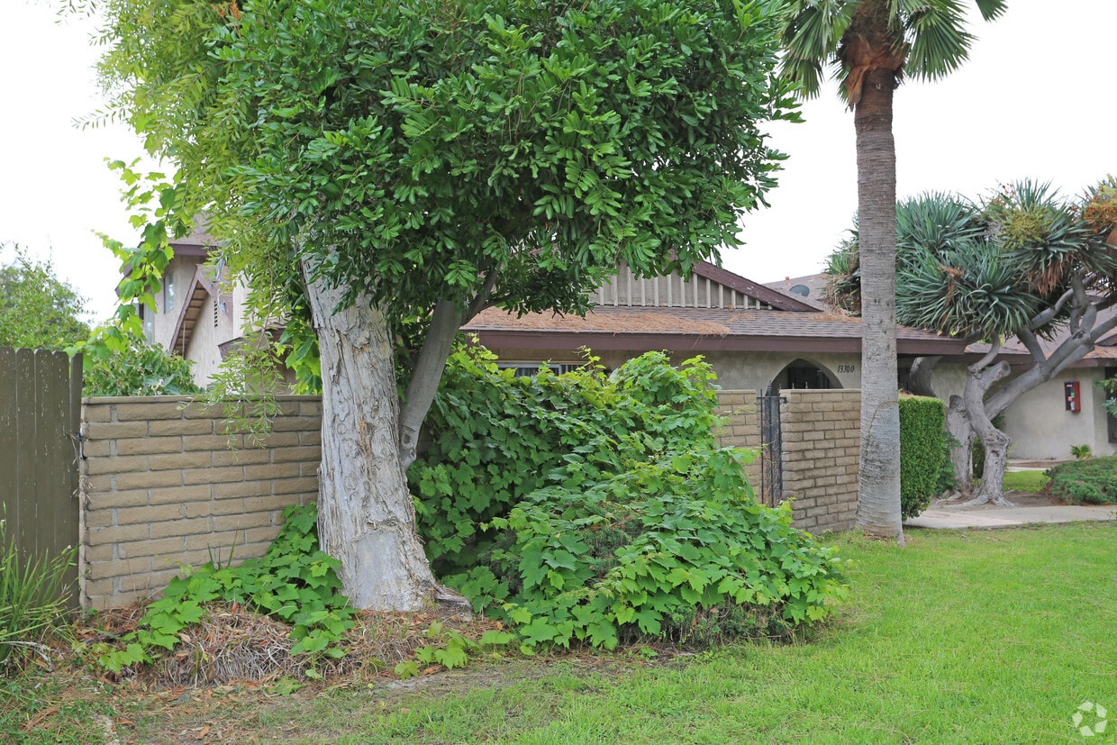 Building Photo - 13300 Fletcher St
