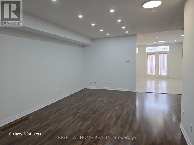 Photo du bâtiment - 149 Inspire Blvd