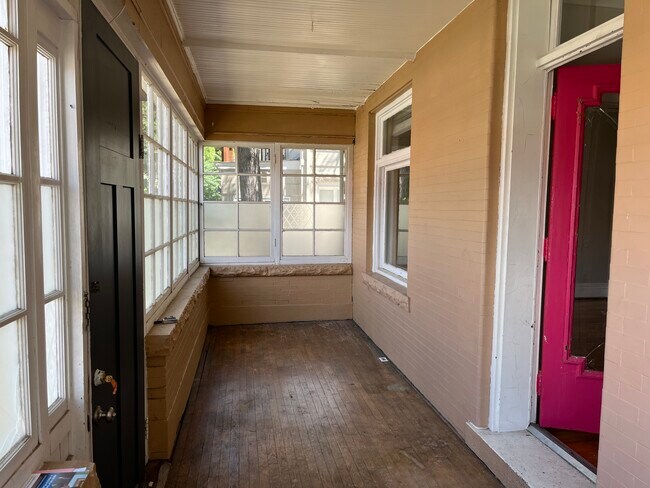 Building Photo - 944 N Downing St