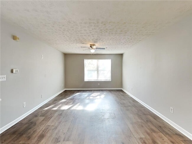 Building Photo - 8304 Fairington Village Dr