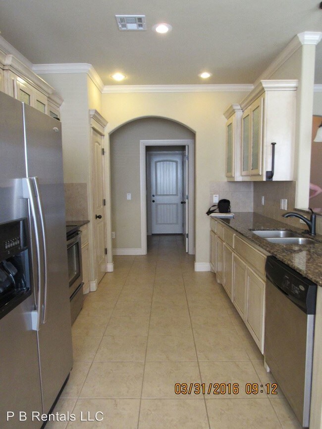Building Photo - 3 br, 2 bath House - 906 SW 81st Street