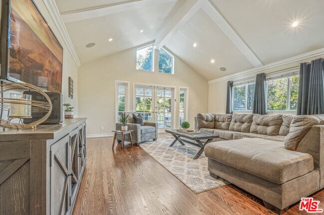 Building Photo - 5659 Corbin Ave