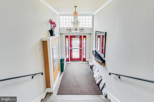 Building Photo - 2615 4th St NE