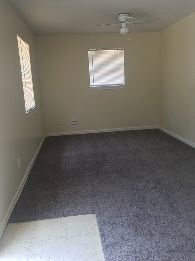 Foto del edificio - 1205 Mulcahy St