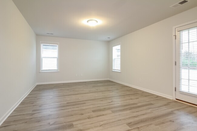 Foto del edificio - 518 Whittier St