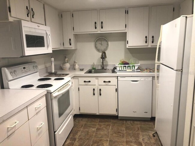 Building Photo - 532 Bahia Cir