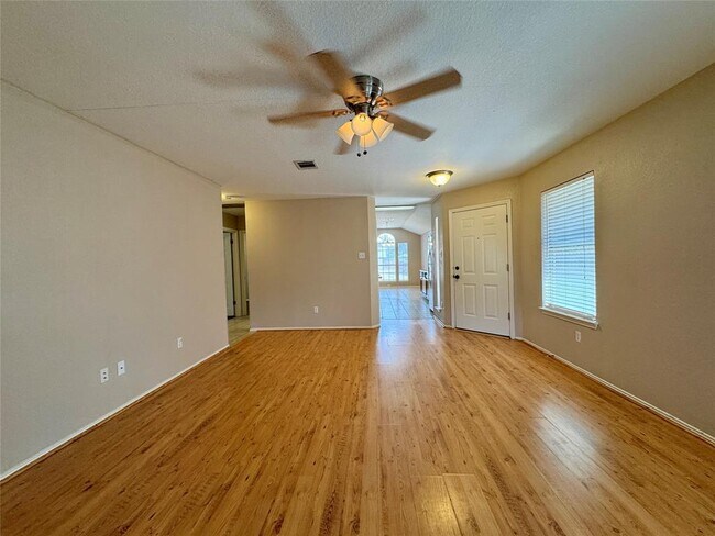 Building Photo - 1000 Horseman Cove