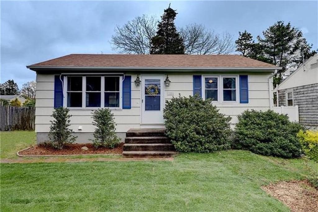 Primary Photo - 135 Holly Rd