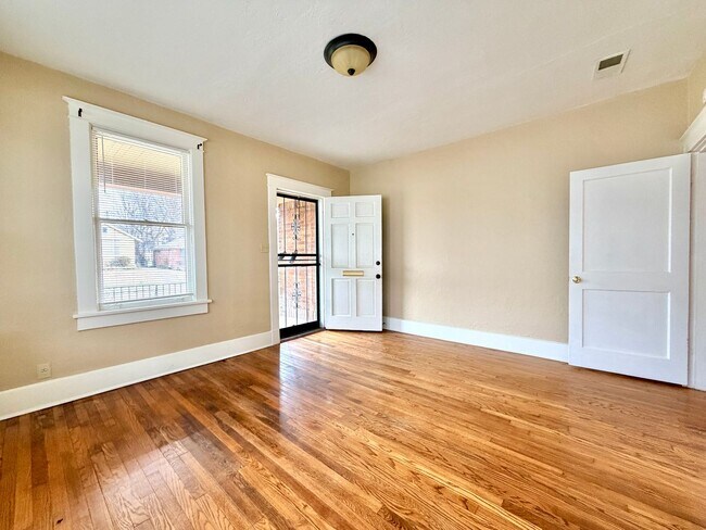 Foto del edificio - 831 Maury St