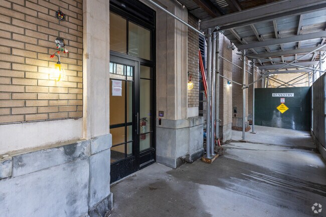 Building Photo - 67 Vestry St