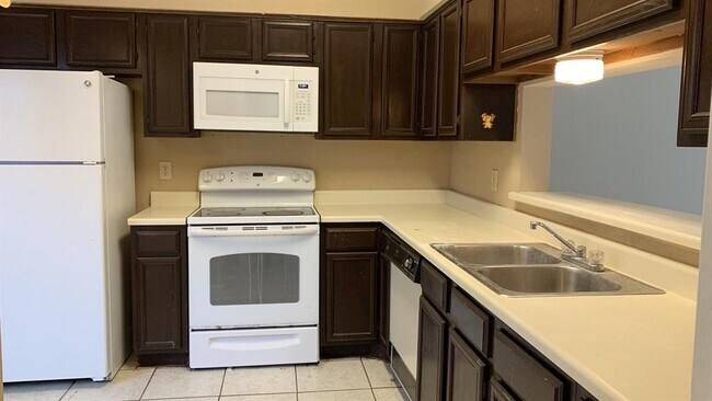 Building Photo - 12500 Brookglade Cir
