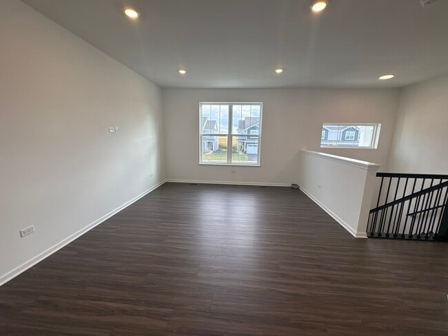 Building Photo - 25636 W Yorkshire Dr