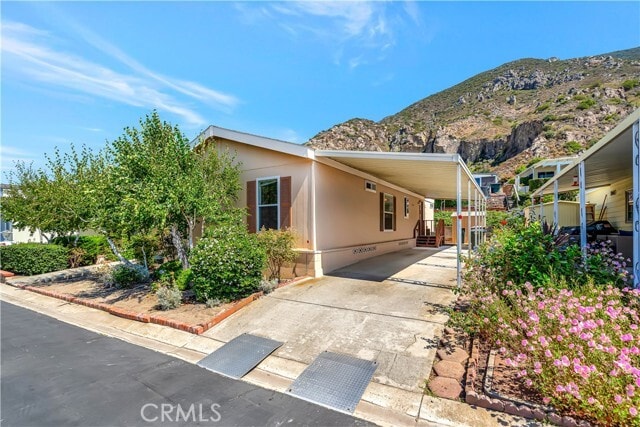 Primary Photo - 24 Gitana Ave